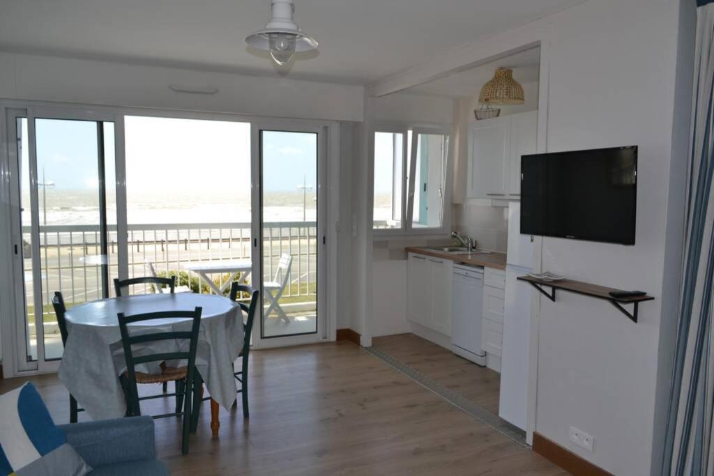 Appartement Studio Vue Mer Les Pieds Dans L'Eau Saint-Jean-de-Monts Exterior photo